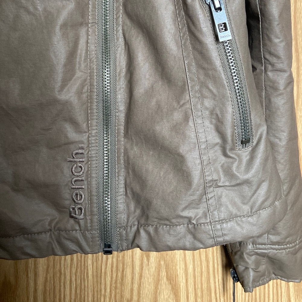 Bench Jacket - Picture 2 of 12
